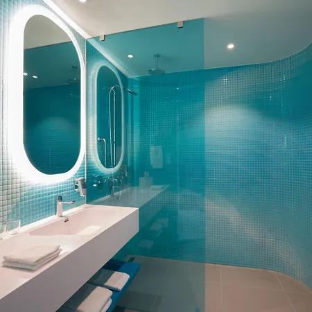 Park By Radisson West Hotel