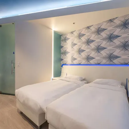 Hotel Park By Radisson West