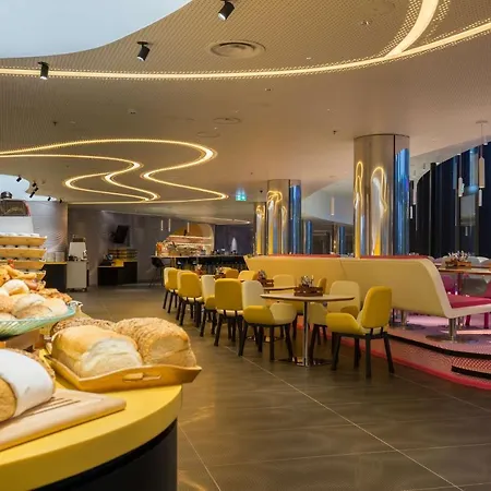 Otel Park By Radisson City West