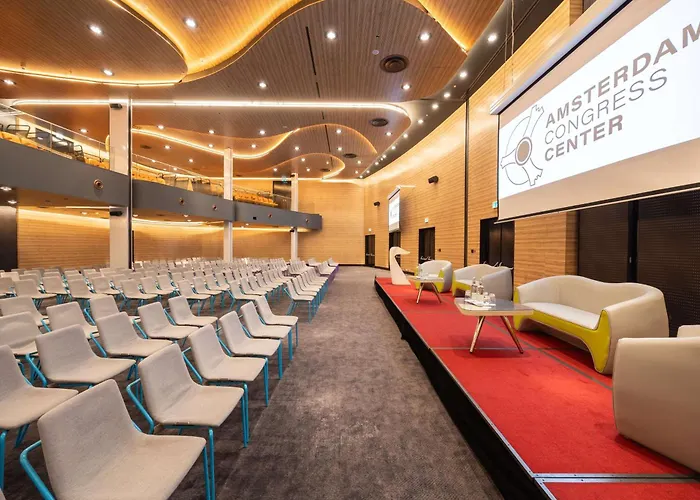 מלון Park By Radisson West 4*