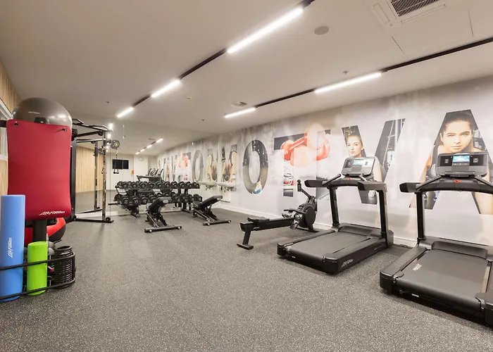 מלון Park By Radisson West